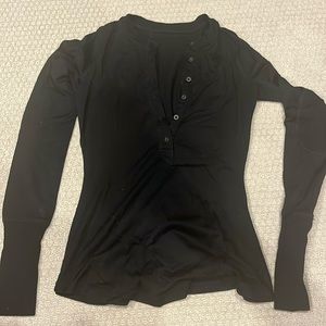 Lululemon black merino wool Henley 4